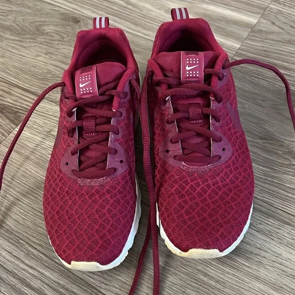 Nike AIR MAX Motion Women’s 6.5 Red Wine White - Picture 4 of 12